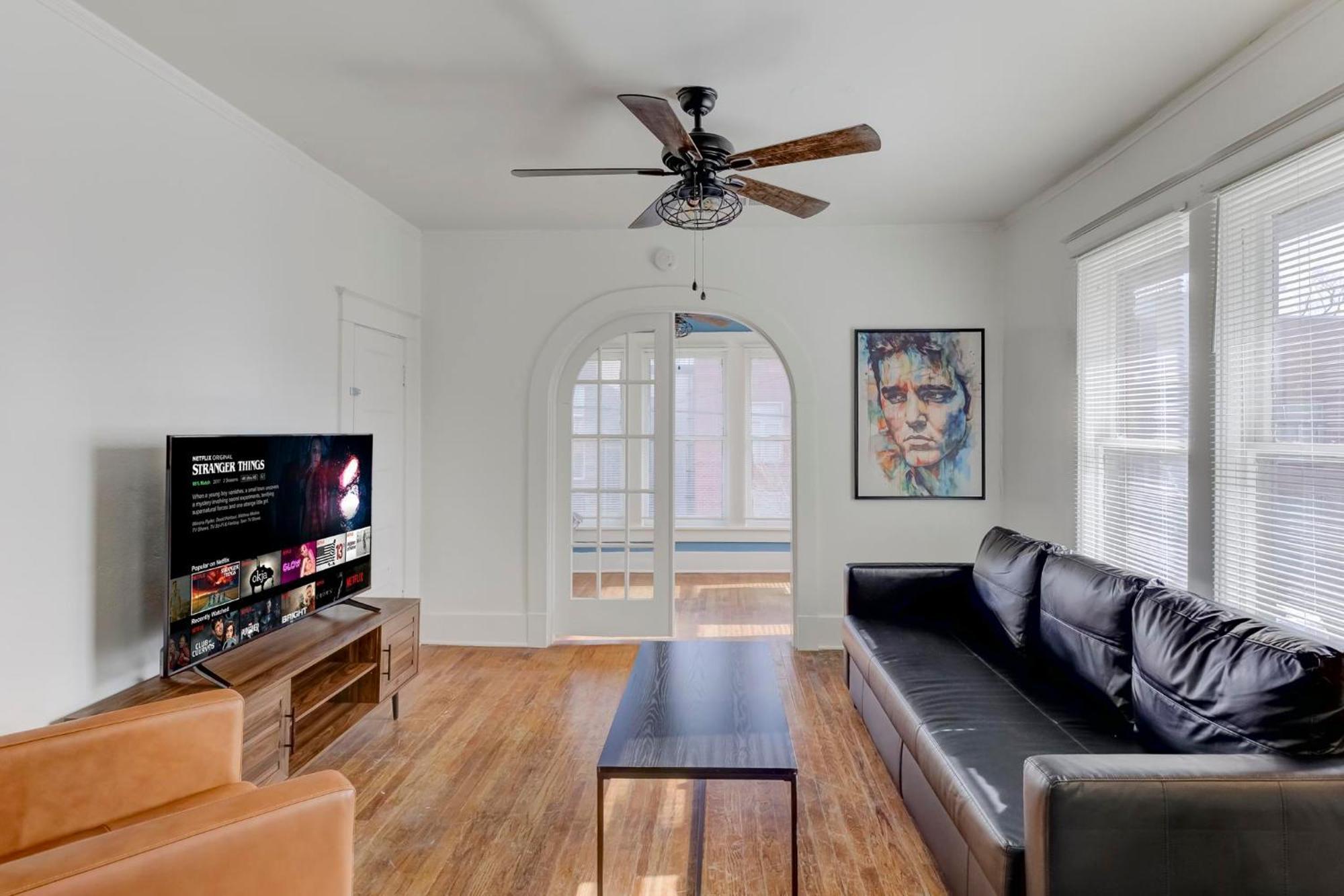 Charming Cooper-Young Flat In The Heart Of Memphis Exterior photo