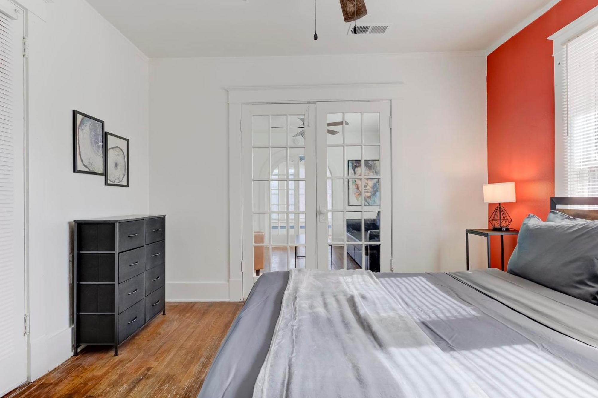 Charming Cooper-Young Flat In The Heart Of Memphis Exterior photo