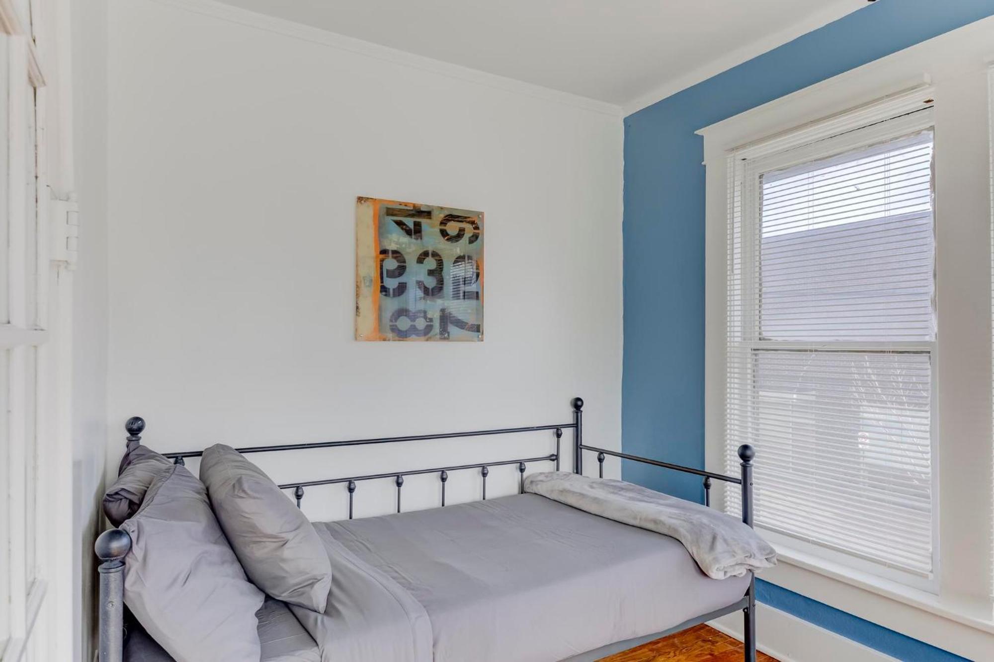 Charming Cooper-Young Flat In The Heart Of Memphis Exterior photo