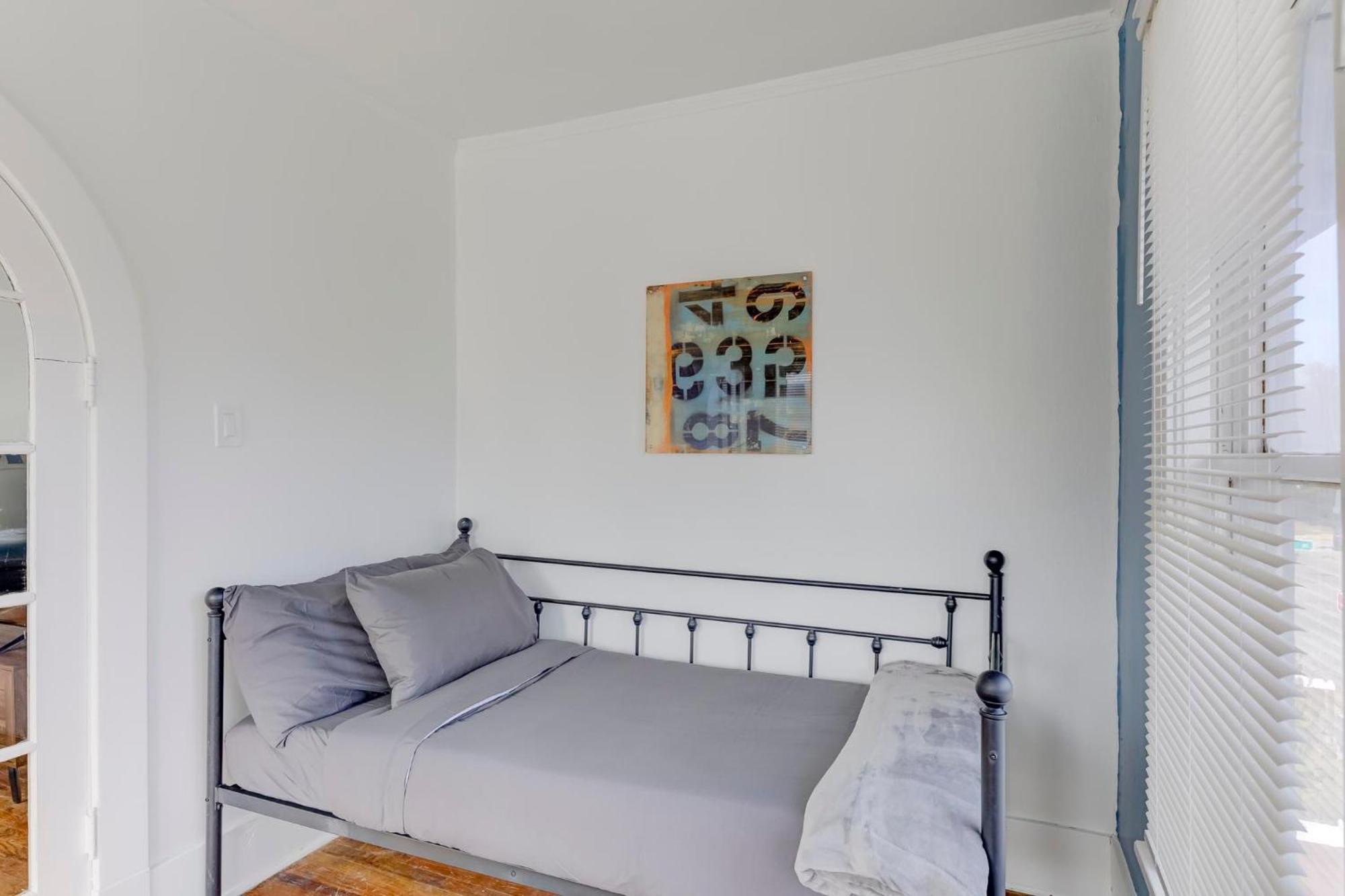 Charming Cooper-Young Flat In The Heart Of Memphis Exterior photo