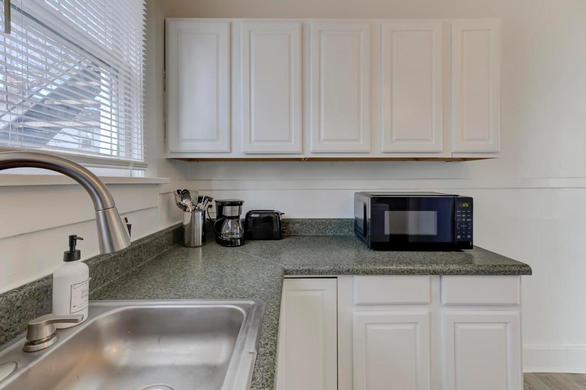 Charming Cooper-Young Flat In The Heart Of Memphis Exterior photo