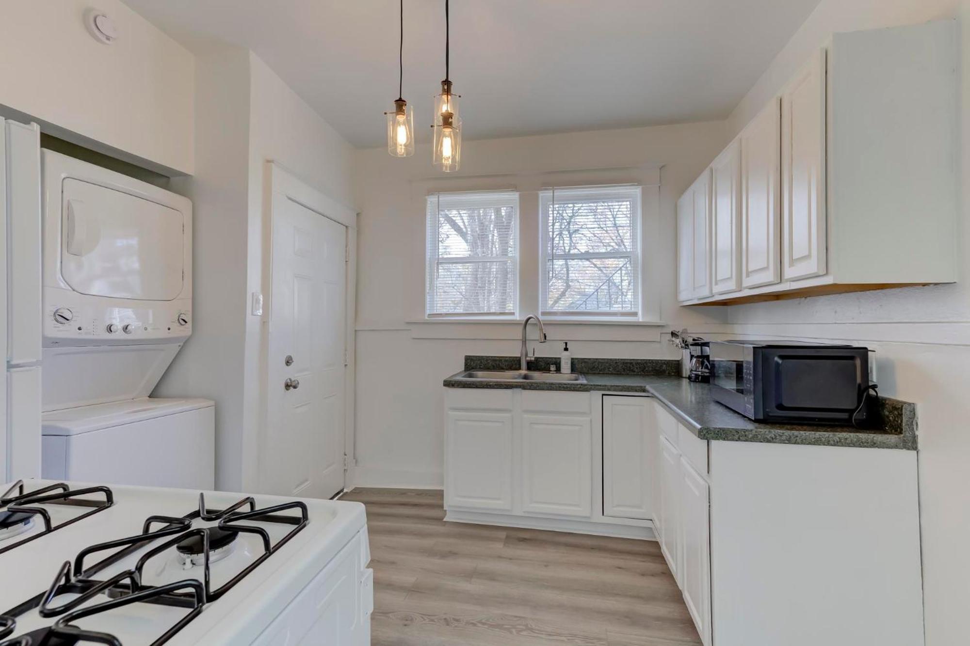 Charming Cooper-Young Flat In The Heart Of Memphis Exterior photo